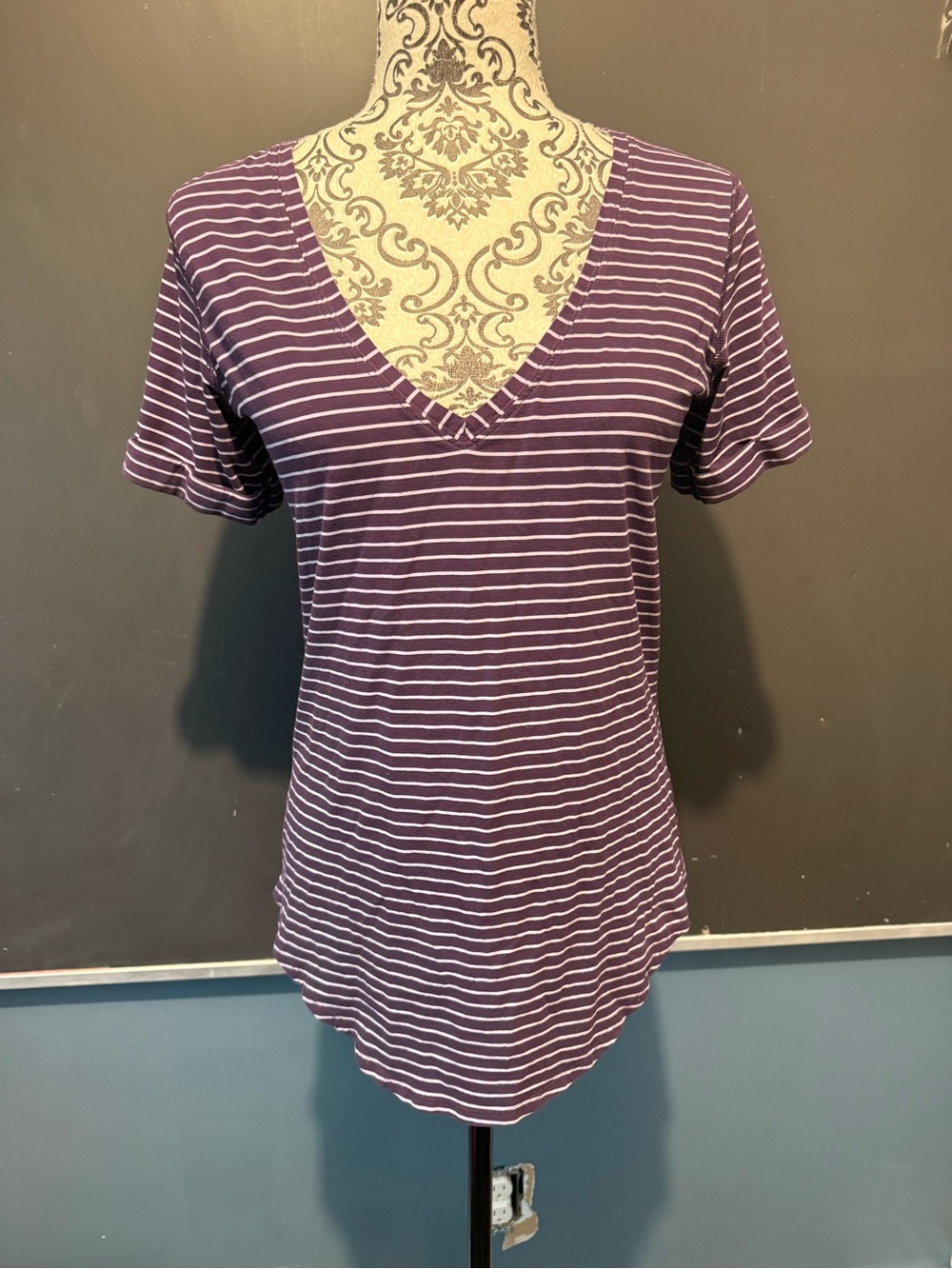 Lululemon Love v neck tees